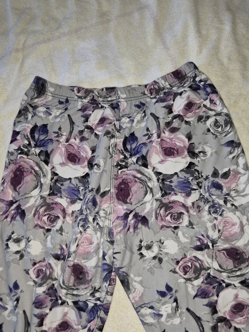 Source Unknown Gray Floral Leggings with Pink & Purple Roses